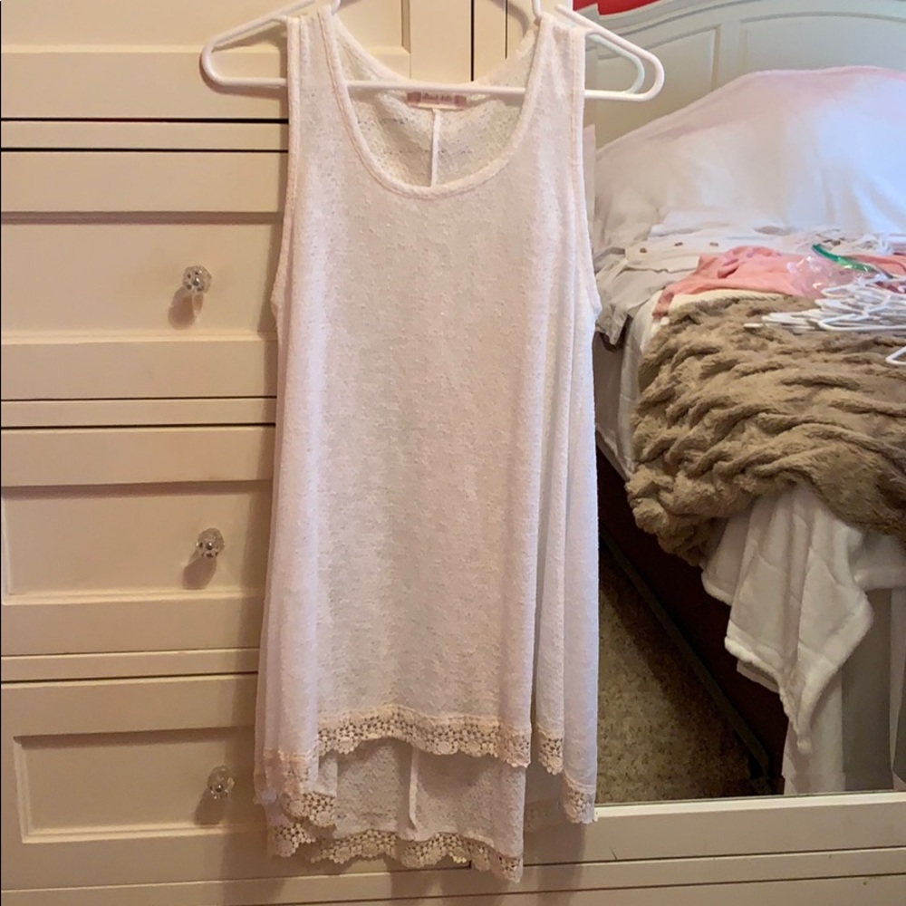 Super cute tank for fall or summer